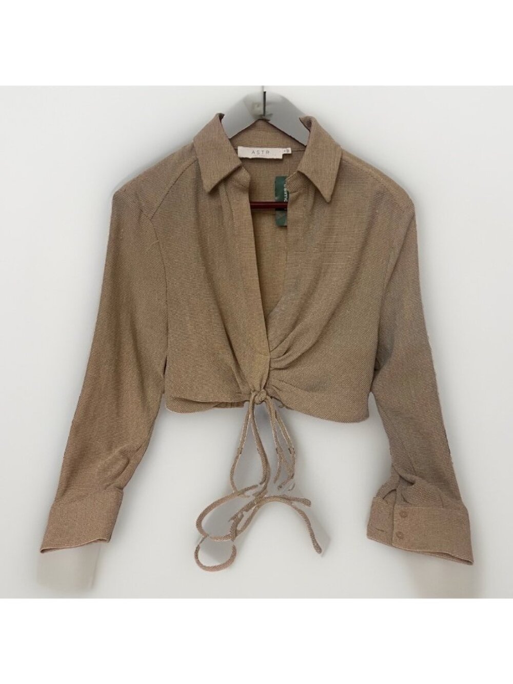 New ASTR The Label Taupe Linen Blend Tie Front Crop Top Shirt Women's Small. T